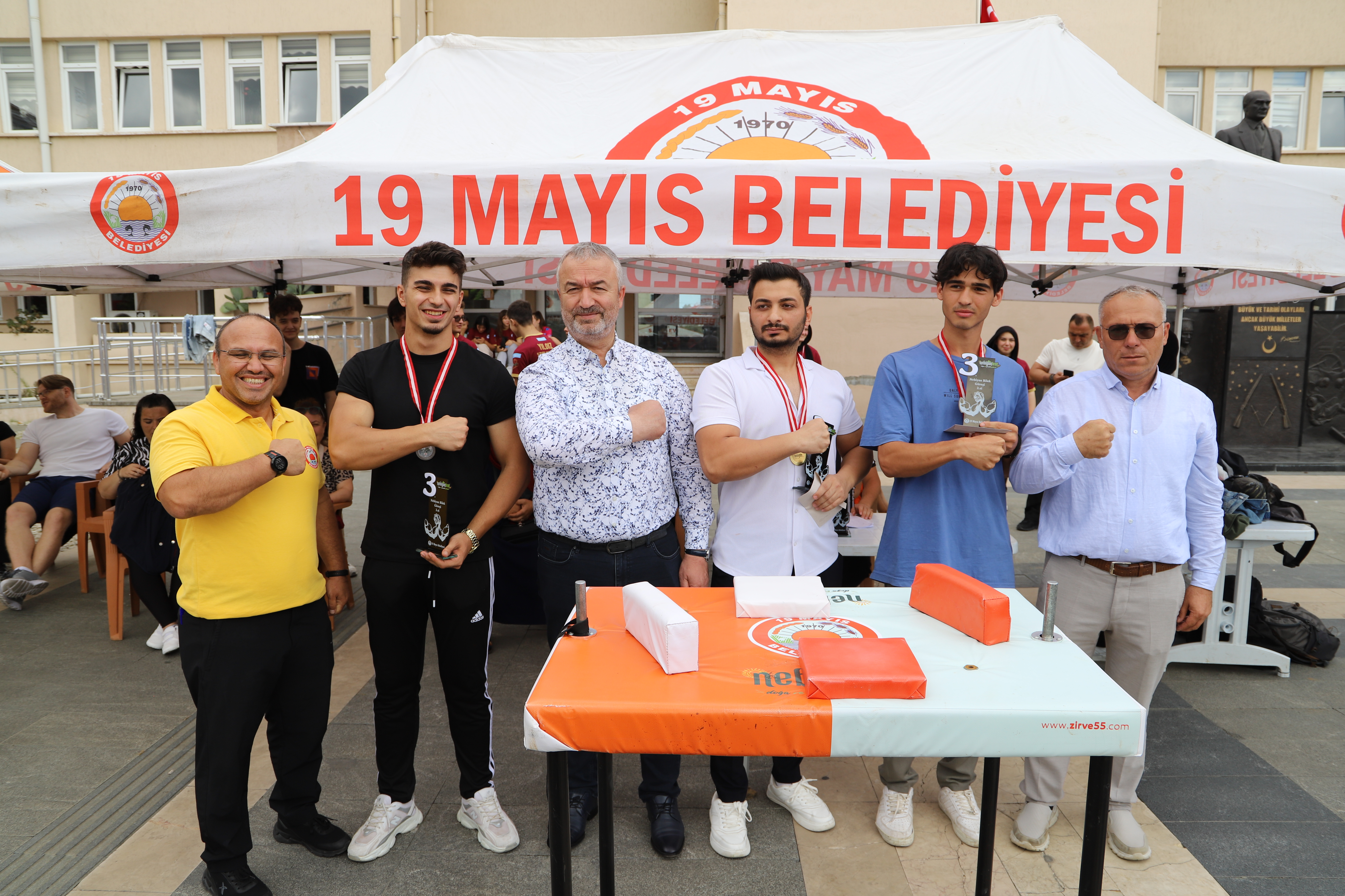 19 Mayıs’ta Bilek Güreşi Yarışları Yapıldı.