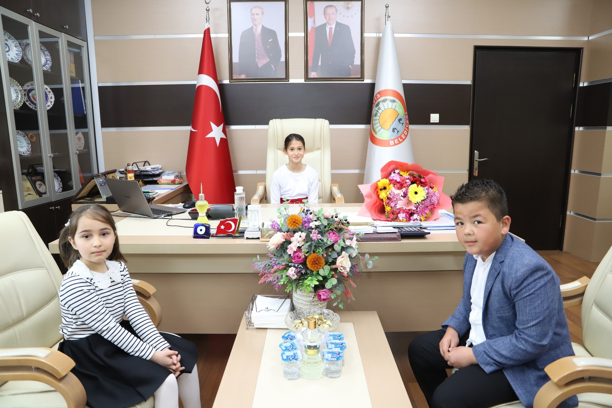 23 Nisan’da Başkanlık Koltuğunu Şeyma Kızımıza Devrettik.