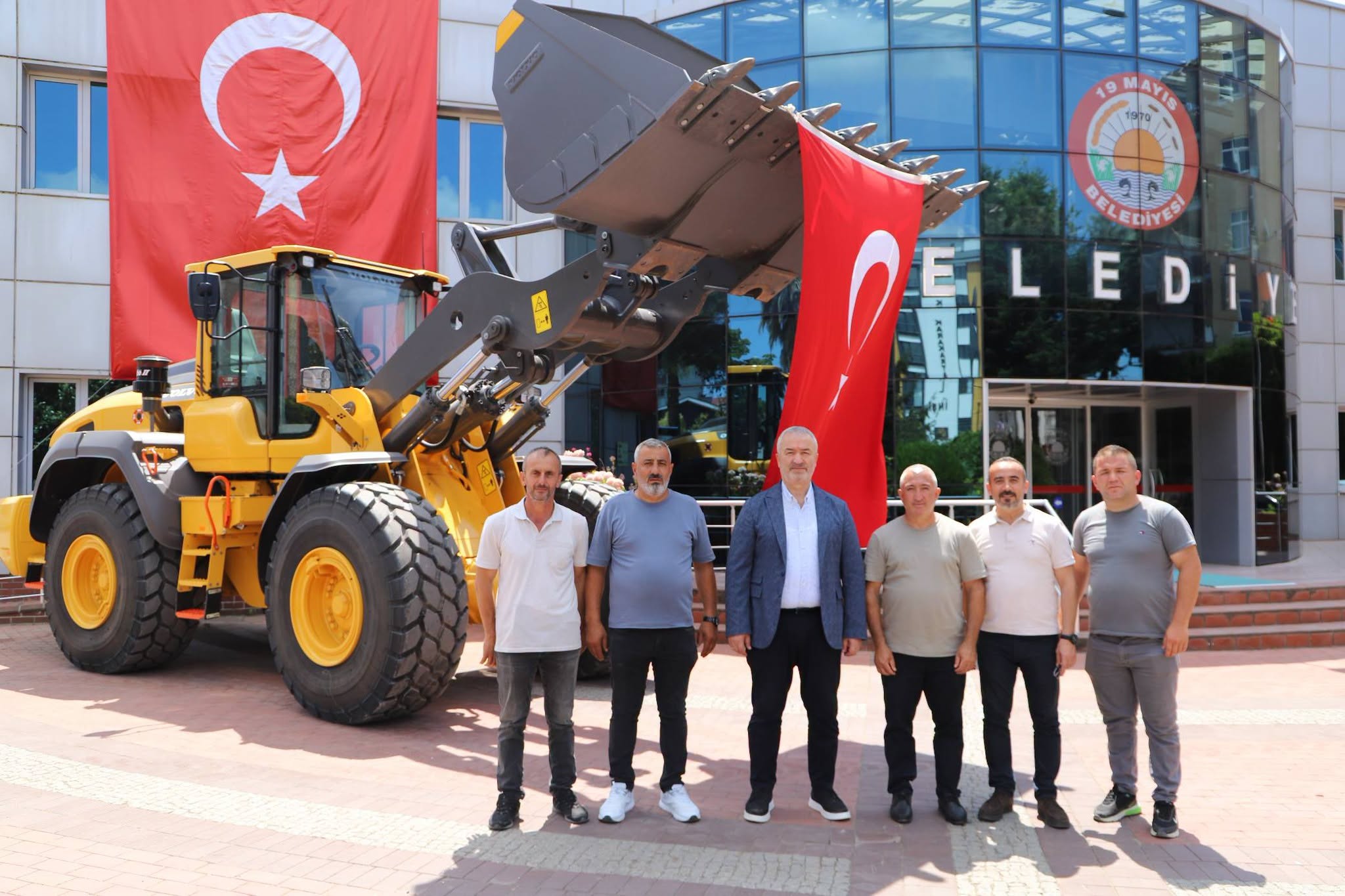 İlçemize Güç Katacak Yeni İş Makinemiz Hayırlı Olsun